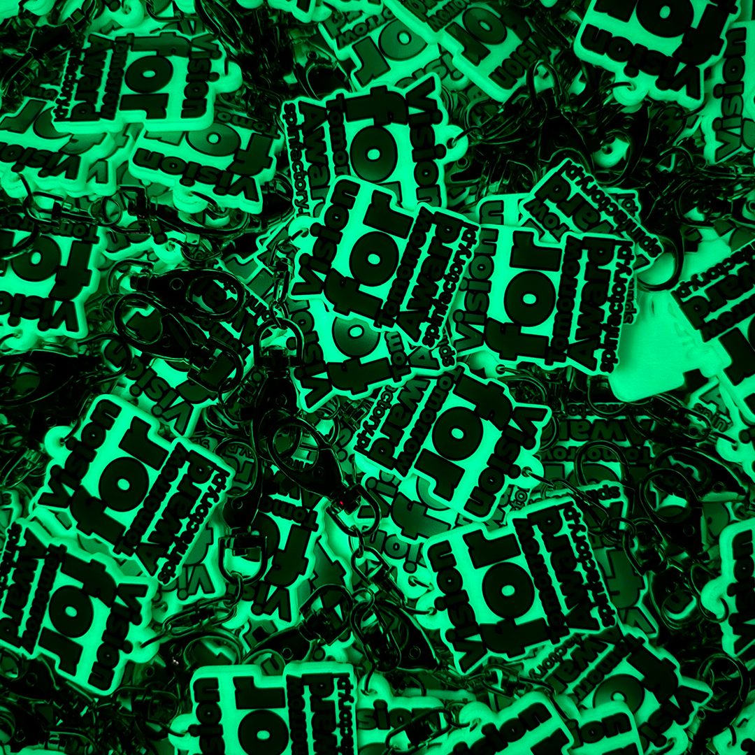 Glow-in-the-dark fluorescent keychains — eye-catching promotional gadgets for events and festivals